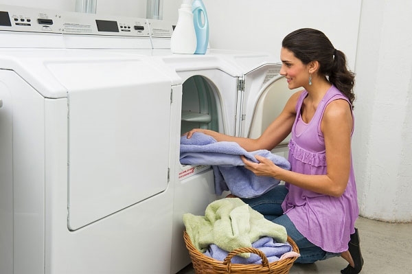 Mẹo bảo quản quần áo khi giặt bằng máy giặt công nghiệp